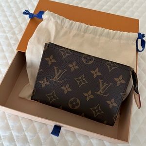 Louis Vuitton Toiletry 15 brand new!